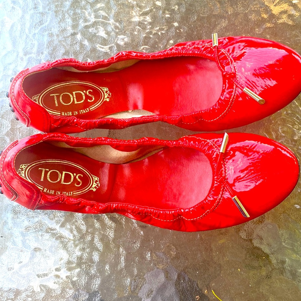 Womens Tod’s shoes patent red